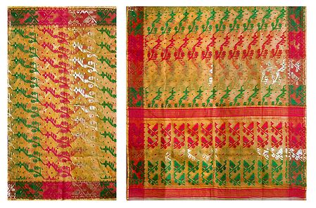Light Saffron Dhakai Jamdani Saree with Border and Pallu