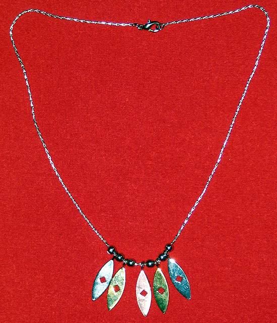 necklaces,metal jewelry