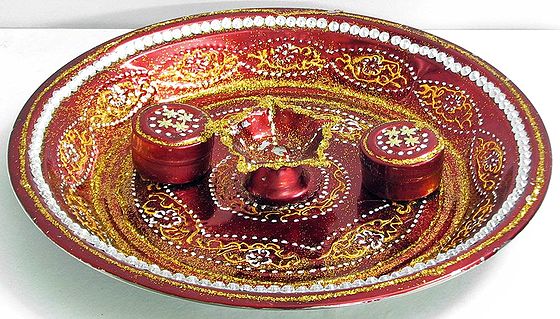 Plateau Pooja Thali En Acier Inoxydable Rouge 10 Pouces - Avec Articles De Puja, Pour Diwali, Mariage, Engagement, Décoration