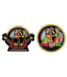 6 Round Table Coasters and Holder with Tikuli Painting