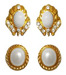 2 Pairs of Stud Earrings