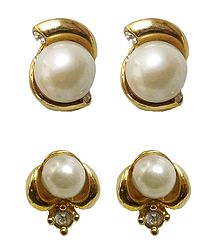 2 Pairs of Stud Earrings