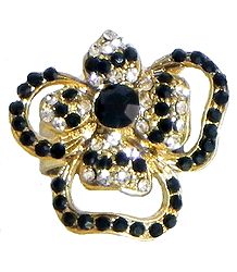 Black and White Stone Studded Flower Ring
