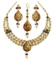 Stone Studded Kundan Necklace with Earrings and Mang Tika