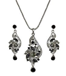 Black and White Stone Studded Metal Pendant Set