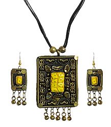 Designer Metal Pendant with Earrings