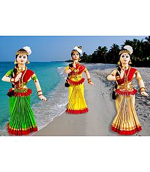 Mohini Attam Dancers - Unframed Photo Print on Paper