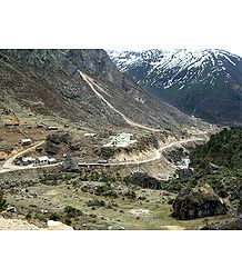 Thangu Tourist Bungalow, Way to Gurudongmar Lake - North Sikkim, India