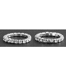 A Pair of White Stone Studded Stretchable Toe Ring